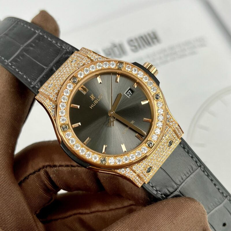 ĐỒNG HỒ HUBLOT CLASSIC FUSION VỎ VÀNG HỒNG ĐÍNH FULL KIM CƯƠNG MOISSANITE
