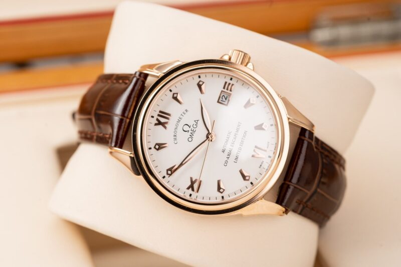 ĐỒNG HỒ OMEGA DE VILLE CO-AXIAL MẶT TRẮNG VỎ VÀNG HỒNG FAKE NHẬT