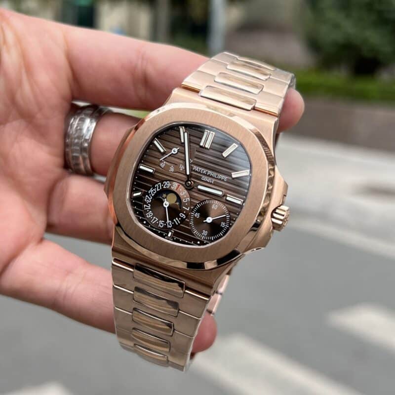 ĐỒNG HỒ PATEK PHILIPPE NAUTILUS 5712 MẶT NÂU VỎ VÀNG HỒNG REP 1:1 PPF