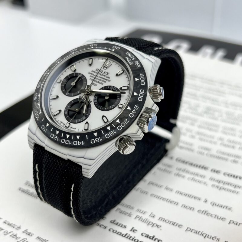 ĐỒNG HỒ ROLEX DAYTONA VỎ CARBON REP 1:1 CAO CẤP NHẤT DIW