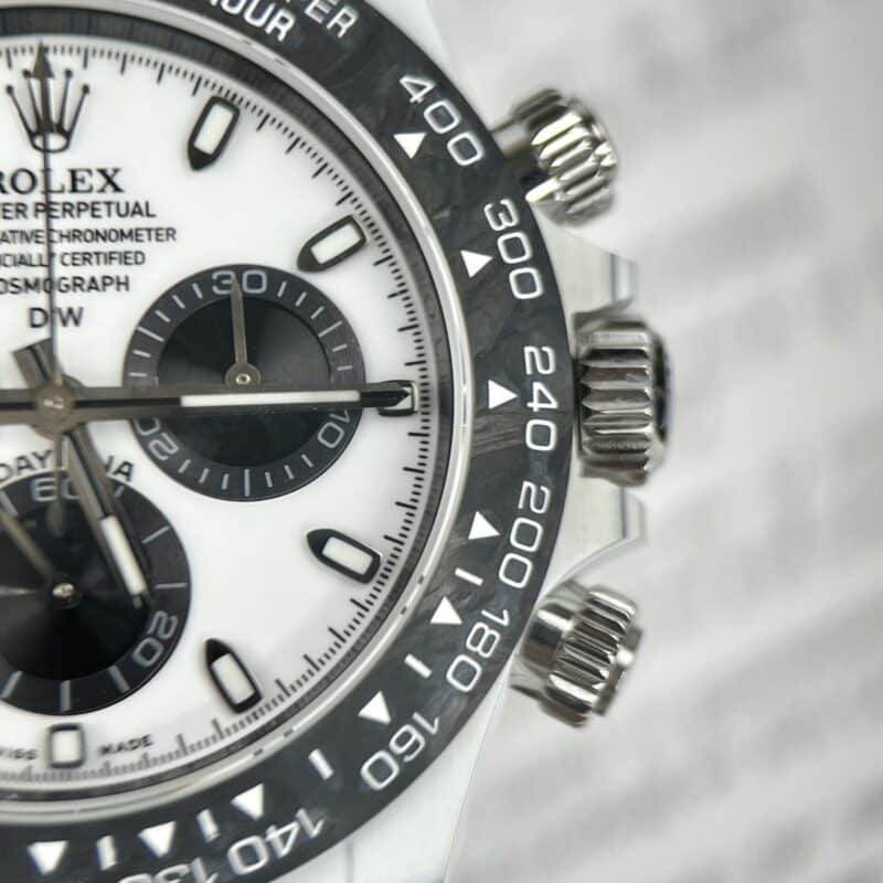 ĐỒNG HỒ ROLEX DAYTONA VỎ CARBON REP 1:1 CAO CẤP NHẤT DIW
