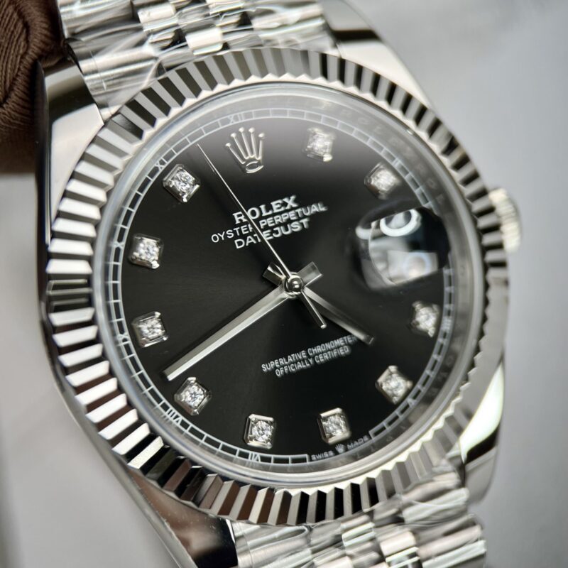 ĐỒNG HỒ ROLEX DATEJUST MẶT SỐ ĐEN CỌC SỐ ĐÍNH ĐÁ REP 1:1 CLEAN FACTORY