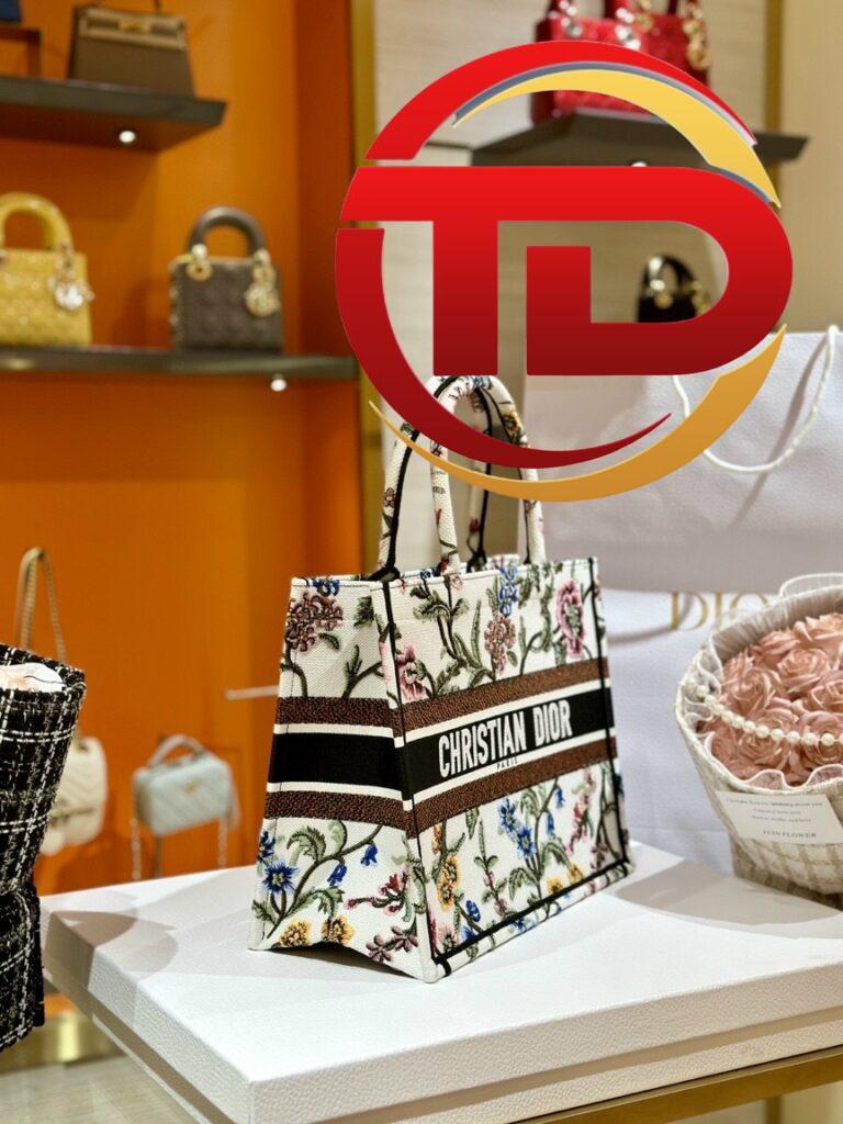 TÚI XÁCH MEDIUM DIOR BOOK TOTE WHITE MULTICOLER PETITES FLEURS SIÊU CẤP