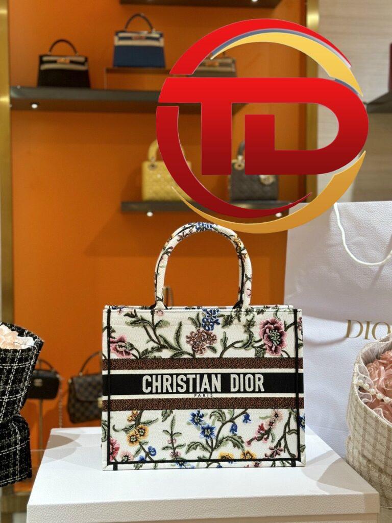 TÚI XÁCH MEDIUM DIOR BOOK TOTE WHITE MULTICOLER PETITES FLEURS SIÊU CẤP