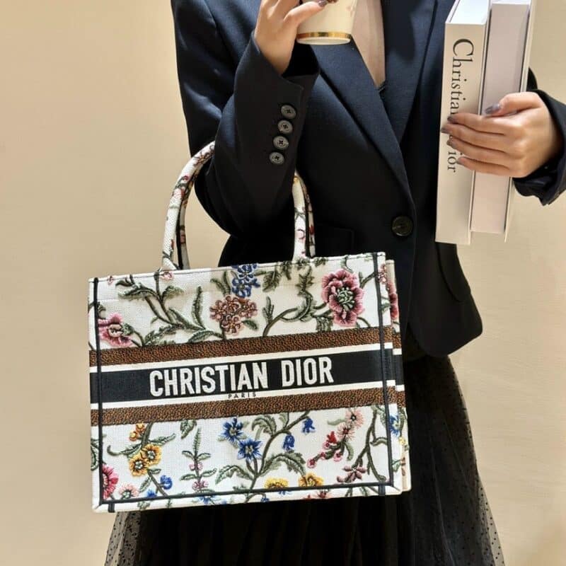 TÚI XÁCH MEDIUM DIOR BOOK TOTE WHITE MULTICOLER PETITES FLEURS SIÊU CẤP