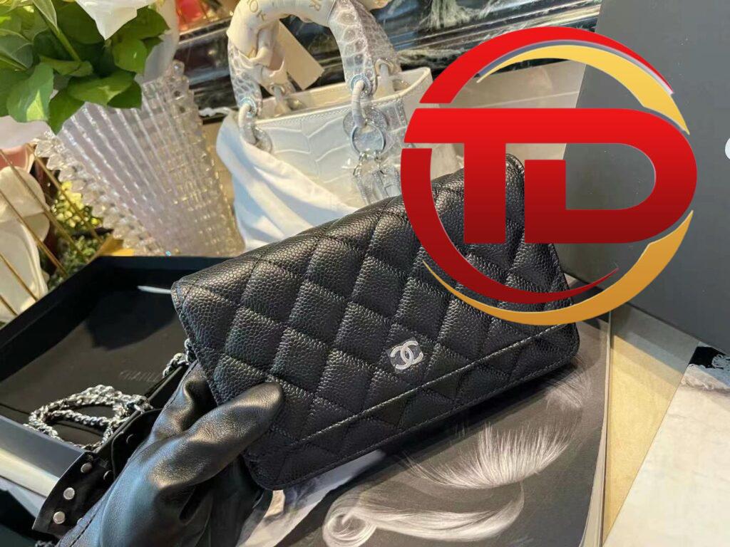 TÚI ĐEO CHÉO CHANEL WOC FALP BAG SIZE 19 MÀU ĐEN DA SẦN LIKE AUTH