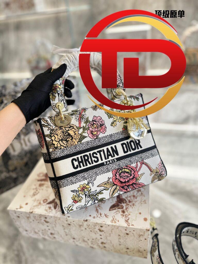 TÚI XÁCH LADY DIOR MEDIUM SIZE D-LITE BAG HỌA TIẾT THỔ CẨM SUPER VIP