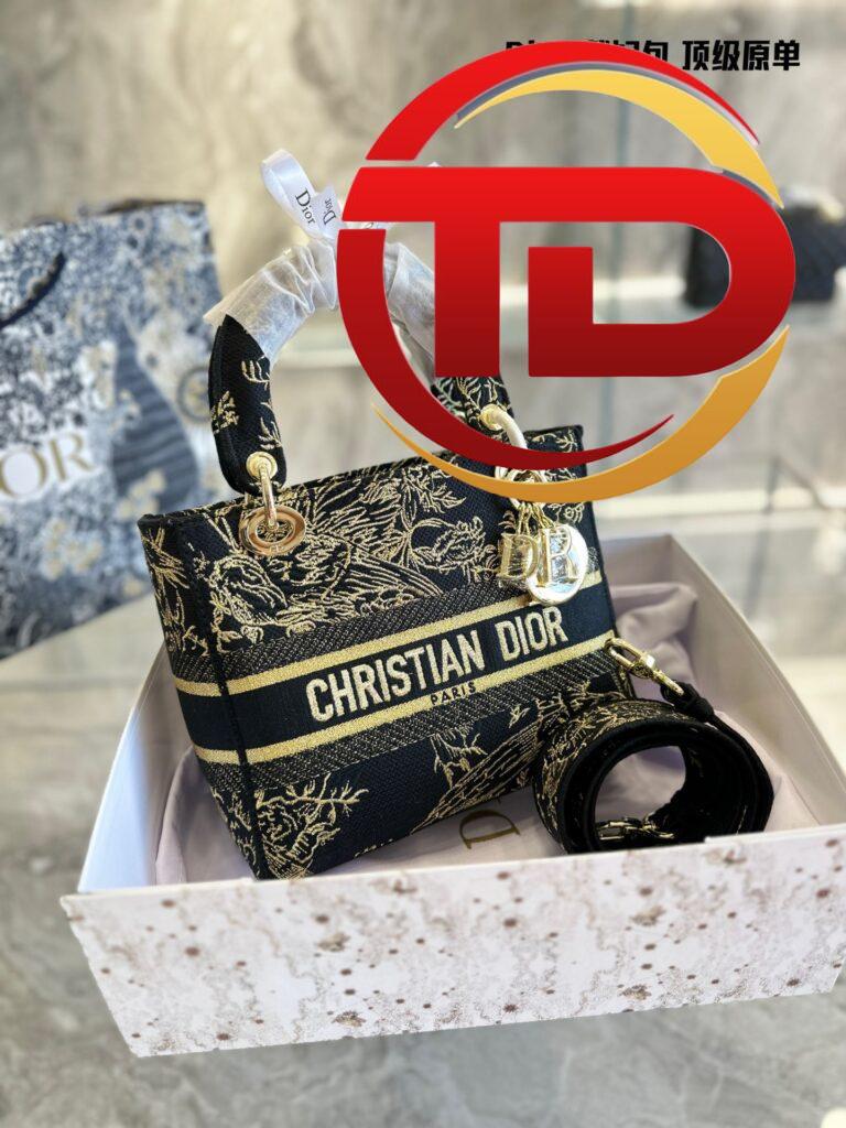 TÚI XÁCH LADY DIOR MEDIUM SIZE D-LITE BAG HỌA TIẾT THỔ CẨM SUPER VIP