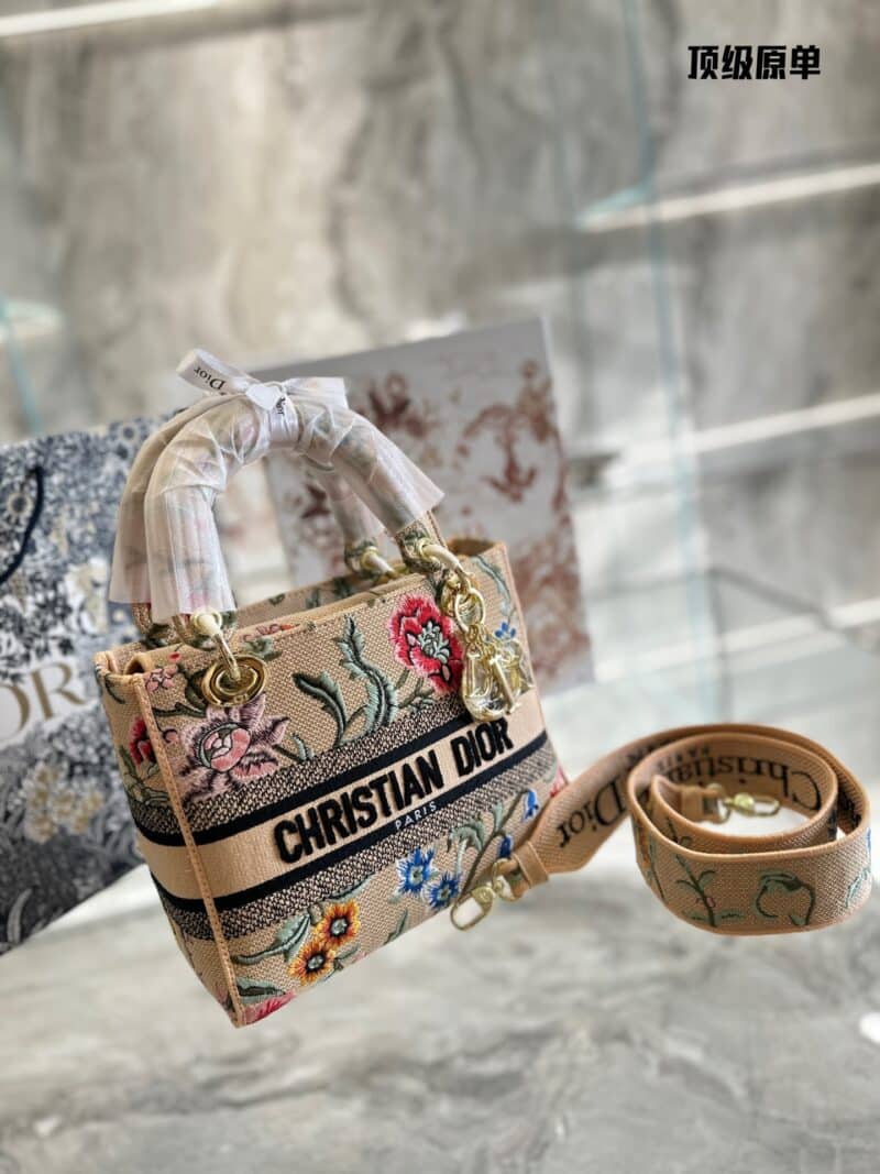 TÚI XÁCH LADY DIOR MEDIUM SIZE D-LITE BAG HỌA TIẾT THỔ CẨM SUPER VIP