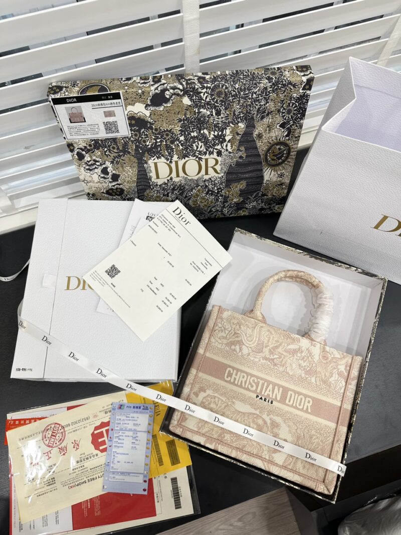 TÚI NỮ DIOR TOTE NGUYÊN BẢN SS2022 MÀU HỒNG