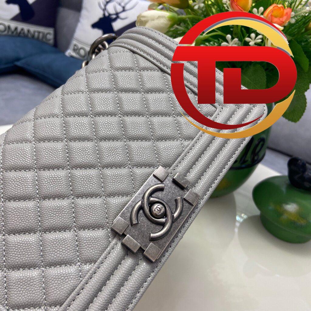TÚI CHANEL SAC BOY KHÂU TAY SIÊU CẤP MÀU GHI