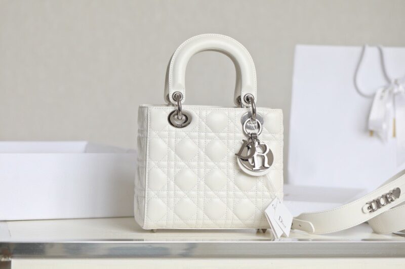 TÚI LADY DIOR SMALL SIZE SIÊU CẤP MÀU TRẮNG TAG BẠC