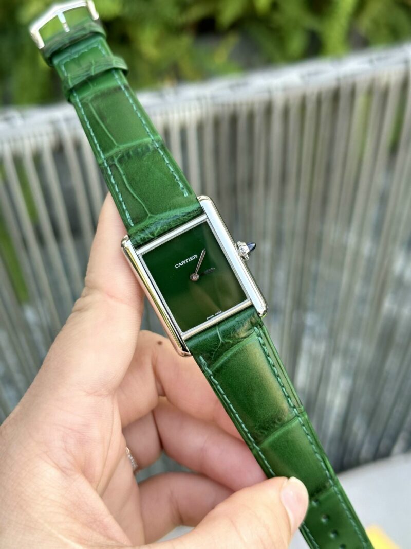 ĐỒNG HỒ CARTIER NỮ TANK MUST MÀU XANH LÁ CÂY REP 1:1 THỤY SỸ