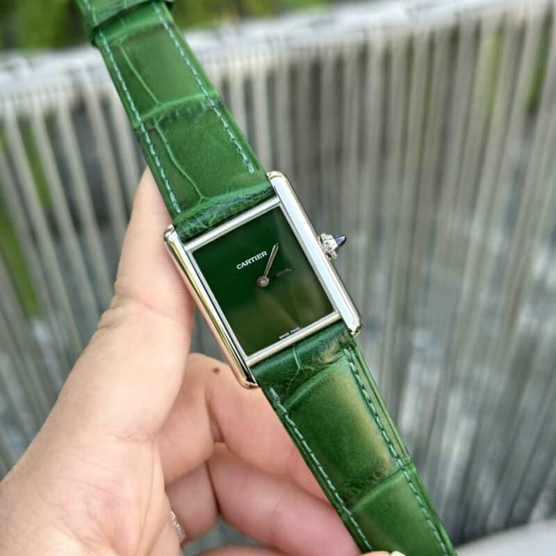 ĐỒNG HỒ CARTIER NỮ TANK MUST MÀU XANH LÁ CÂY REP 1:1 THỤY SỸ