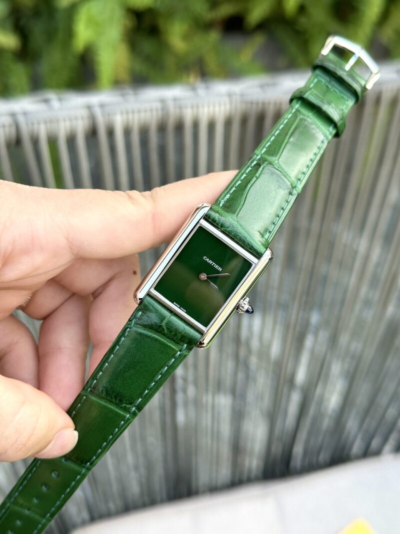 ĐỒNG HỒ CARTIER NỮ TANK MUST MÀU XANH LÁ CÂY REP 1:1 THỤY SỸ