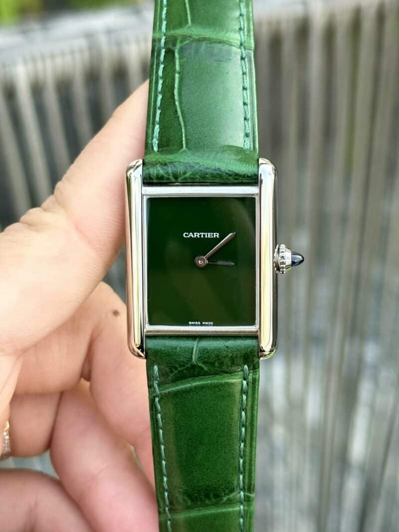 ĐỒNG HỒ CARTIER NỮ TANK MUST MÀU XANH LÁ CÂY REP 1:1 THỤY SỸ