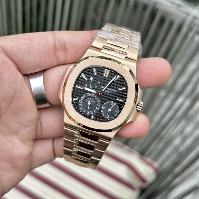 ĐỒNG HỒ PATEK PHILIPPE NAUTILUS 5712/1R MẶT SỐ ĐEN REP 11 GR FACTORY