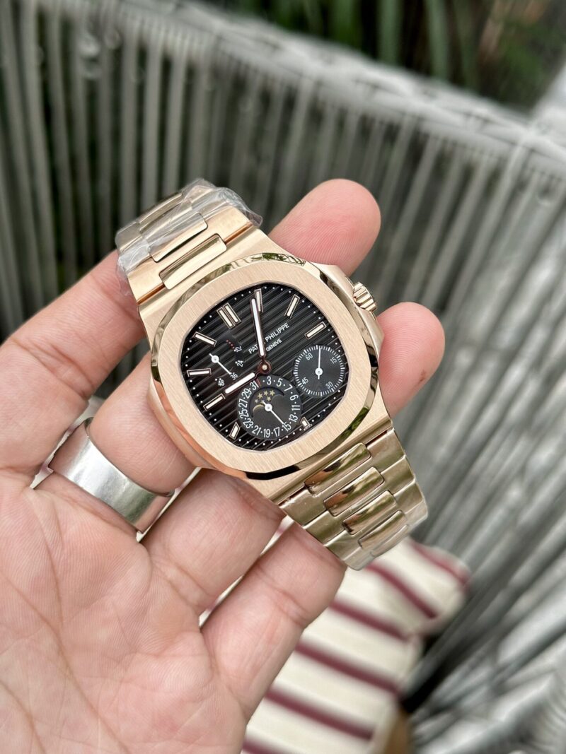 ĐỒNG HỒ PATEK PHILIPPE NAUTILUS 5712/1R MẶT SỐ ĐEN REP 11 GR FACTORY
