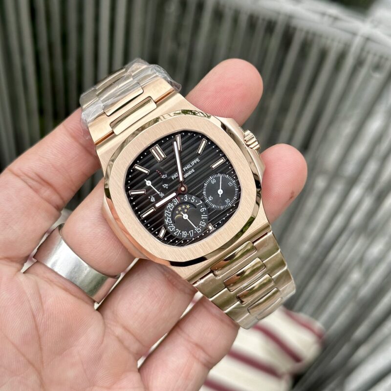 ĐỒNG HỒ PATEK PHILIPPE NAUTILUS 5712/1R MẶT SỐ ĐEN REP 11 GR FACTORY