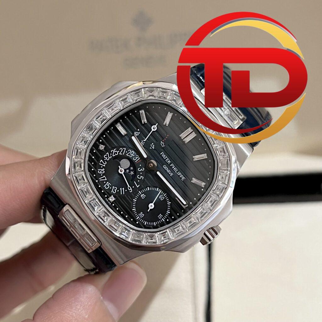 ĐỒNG HỒ PATEK PHILIPPE NAUTILUS 5724G MẶT SỐ XANH ĐEN REP 1:1 GR FACTORY