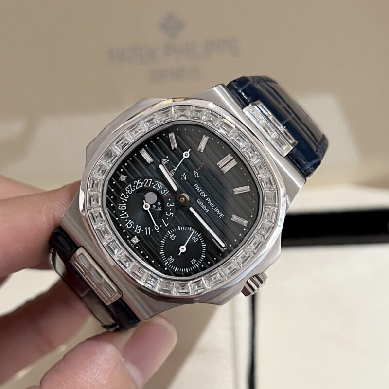 ĐỒNG HỒ PATEK PHILIPPE NAUTILUS 5724G MẶT SỐ XANH ĐEN REP 1:1 GR FACTORY