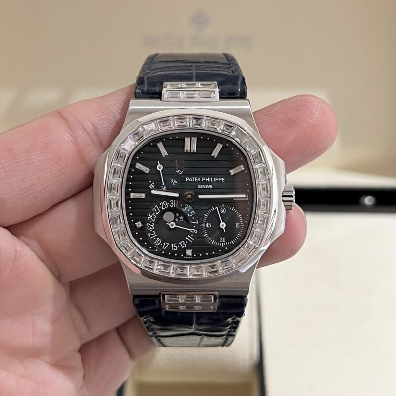 ĐỒNG HỒ PATEK PHILIPPE NAUTILUS 5724G MẶT SỐ XANH ĐEN REP 1:1 GR FACTORY
