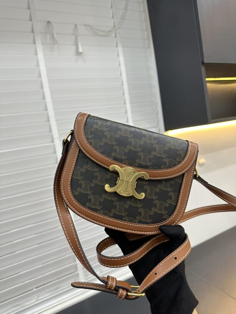 TÚI CELINE TEEN BESACE TRIOMPHE IN CANVAS AND CALFSKIN NGUYÊN BẢN