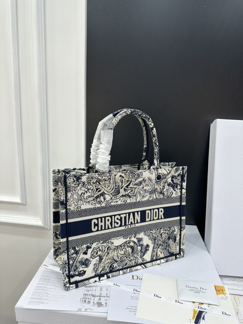 TÚI XÁCH MEDIUM DIOR BOOK TOTE NGUYÊN BẢN