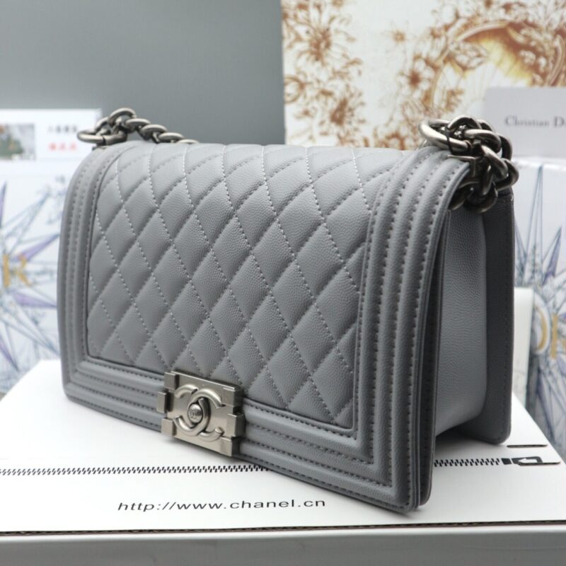 TÚI CHANEL SAC BOY FLAP BAG CAVIAR NGUYÊN BẢN MÀU GHI TAG BẠC