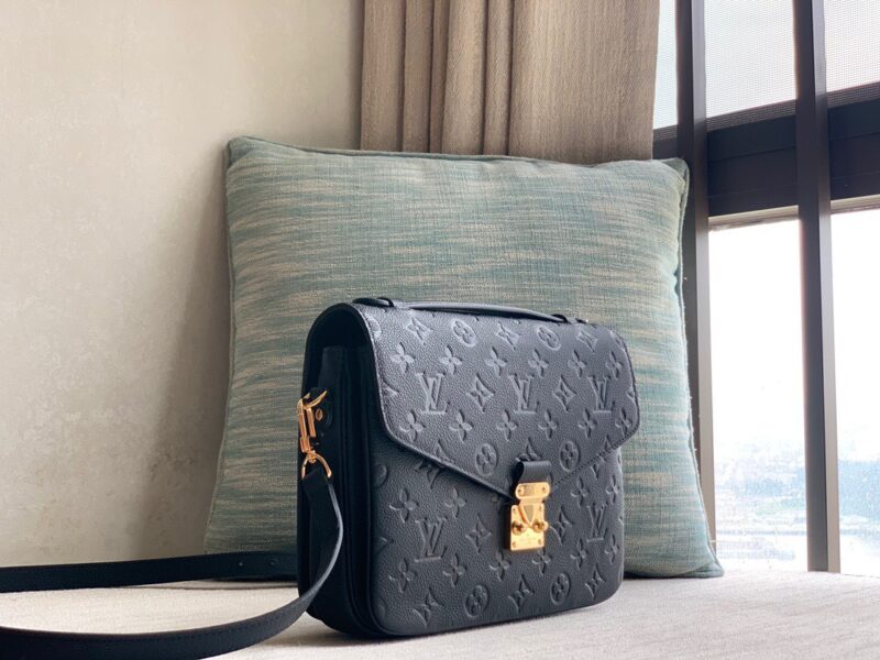 TÚI XÁCH LV LOUIS VUITTON POCHETTE METIS SIÊU CẤP MÀU ĐEN
