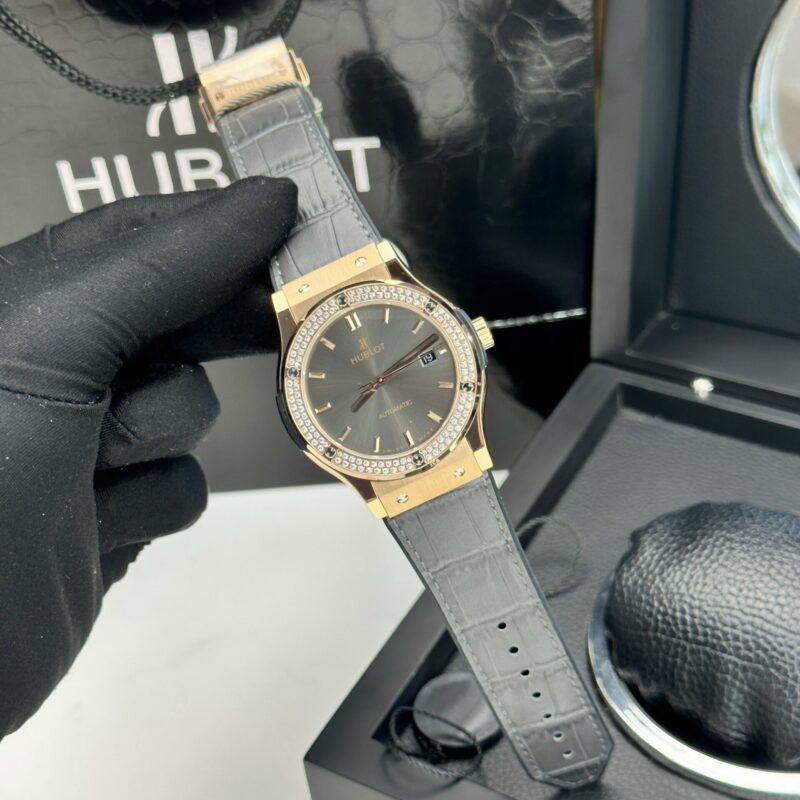 HUBLOT CLASSIC FUSION MẶT XÁM VỎ VÀNG HỒNG VIỀN ĐÁ FAKE 1:1 HBF 42MM