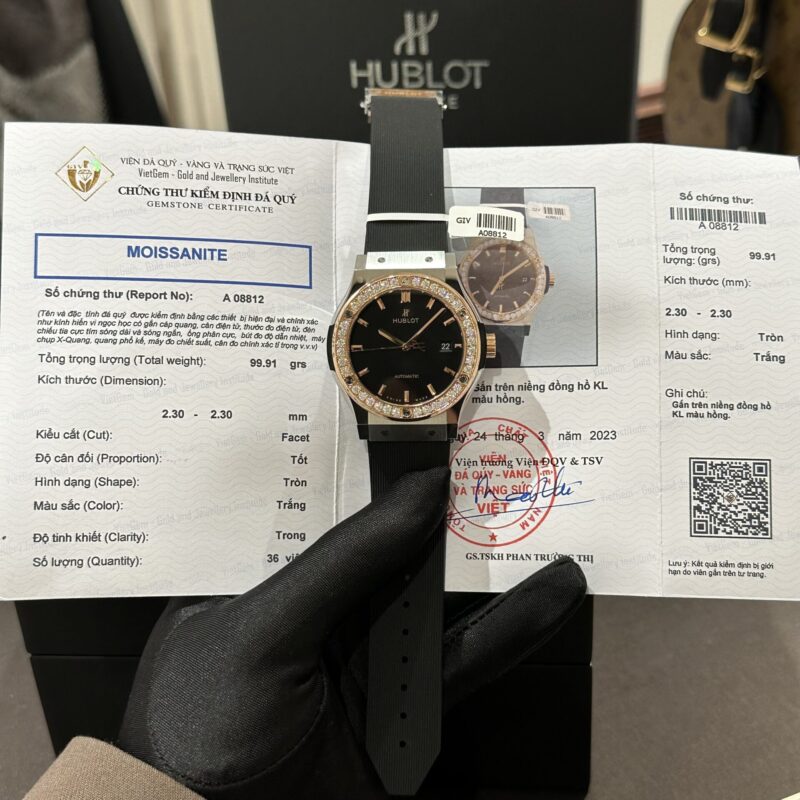 ĐỒNG HỒ HUBLOT CLASSIC FUSION NIỀNG KIM CƯƠNG MOISSANITE VÀNG HỒNG REP 1:1 JJ+ 38MM