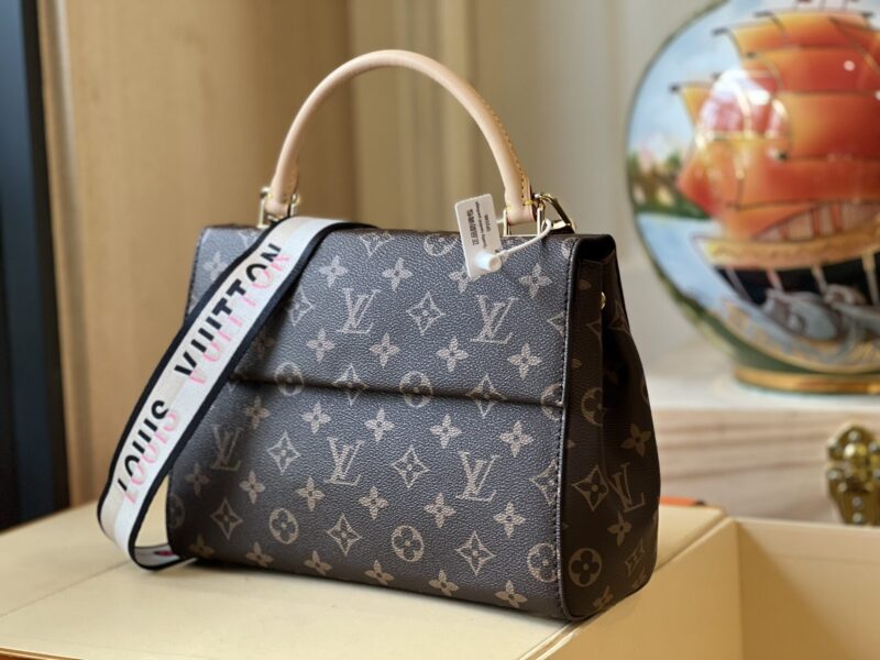 TÚI LV LOUIS VUITTON CLUNY BB MONOGRAM SUPER