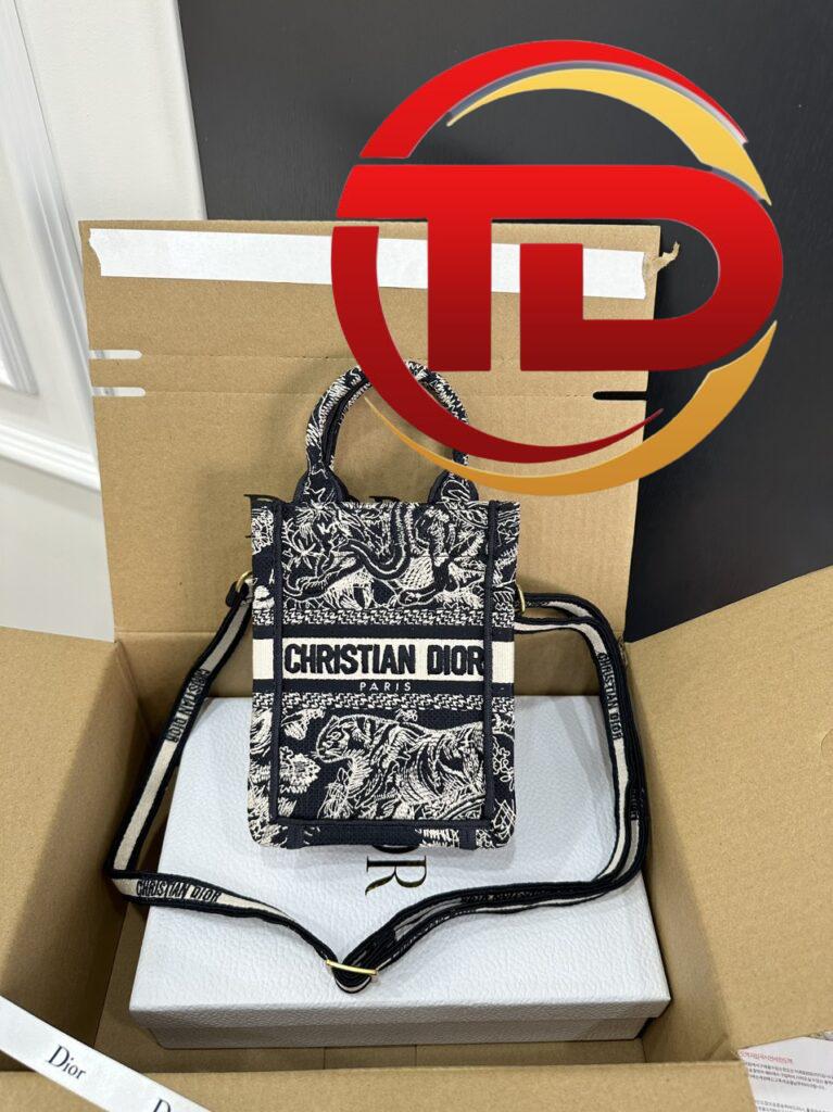 TÚI ĐEO CHÉO MINI DIOR BOOK TOTE PHONE BAG NGUYÊN BẢN