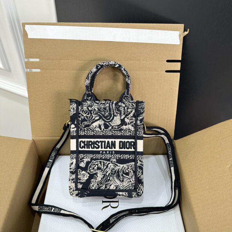 TÚI ĐEO CHÉO MINI DIOR BOOK TOTE PHONE BAG NGUYÊN BẢN