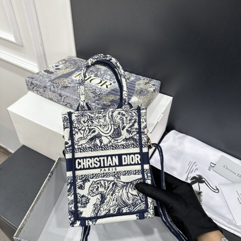 TÚI ĐEO CHÉO MINI DIOR BOOK TOTE PHONE BAG NGUYÊN BẢN