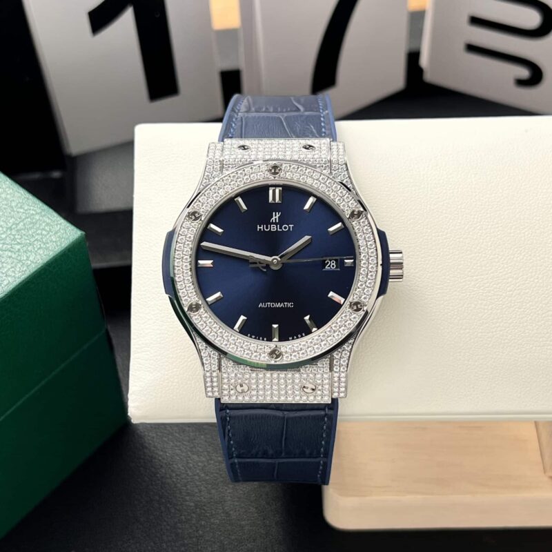 ĐỒNG HỒ HUBLOT CLASSIC FUSION MẶT XANH ĐỘ FULL MOISSANITE 42MM