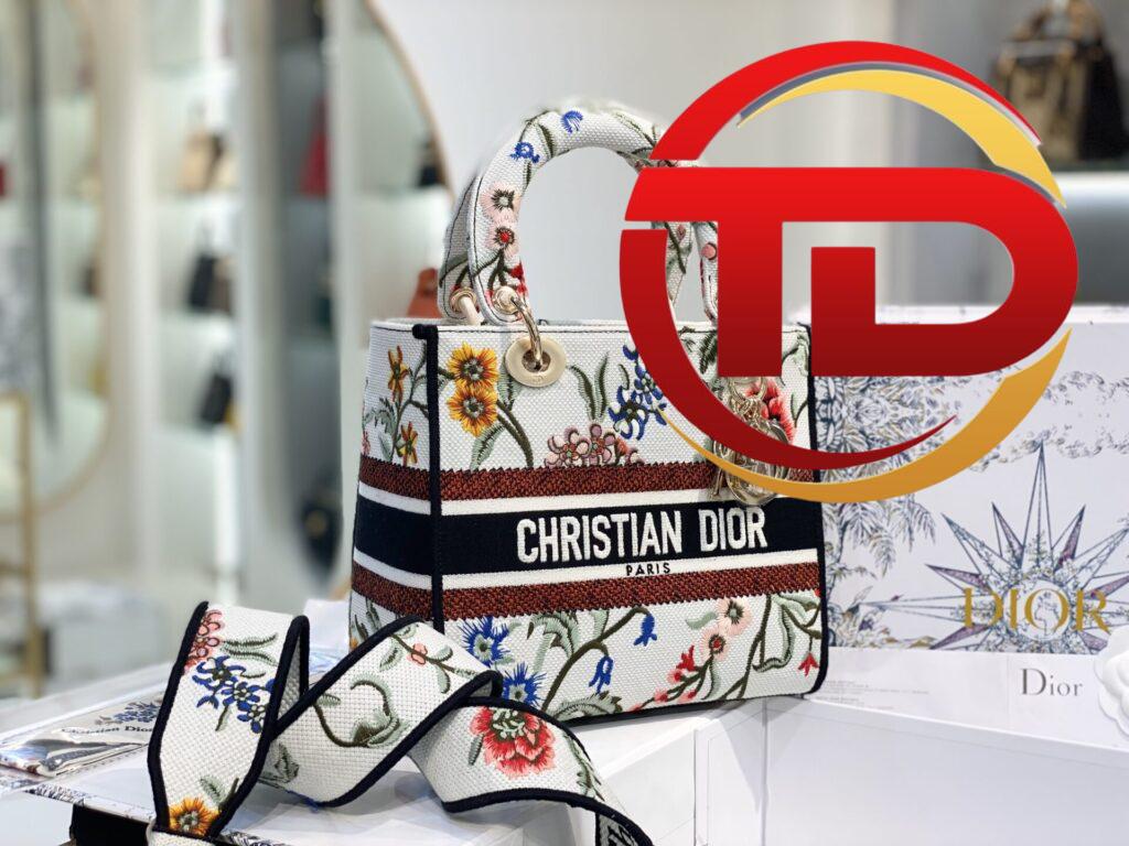 TÚI LADY DIOR MEDIUM SIZE D-LITE BAG WHITE MULTICOLOR PETITES FLEURS EMBROIDERY