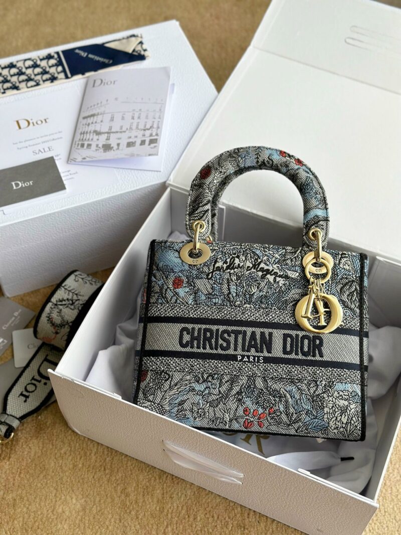 TÚI LADY DIOR MEDIUM SIZE D-LITE BAG DENIM MULTICOLOR DIOR JARDIN MAGIQUE