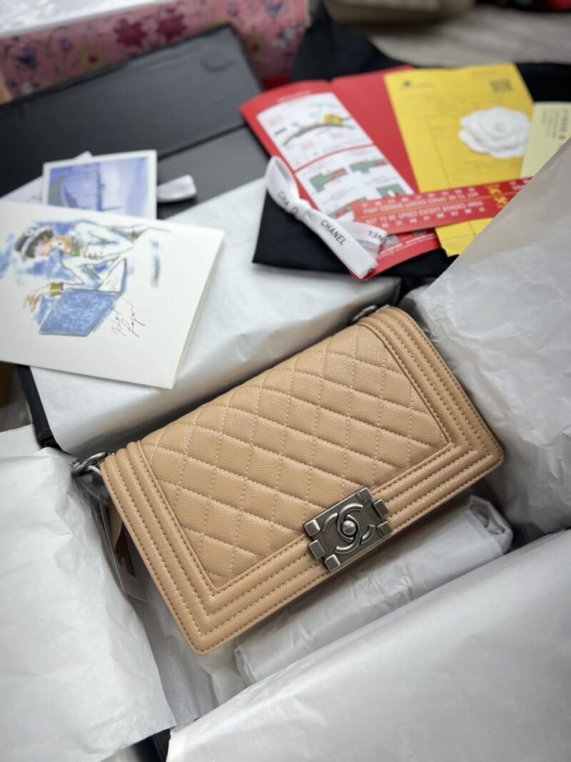 TÚI CHANEL SAC BOY FLAP BAG CAVIAR NGUYÊN BẢN MÀU NÂU TAG BẠC