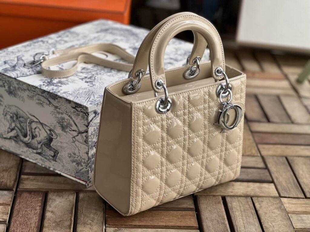 TÚI XÁCH DIOR LADY NGUYÊN BẢN MEDIUM SIZE 24 DA BÓNG TAG BẠC