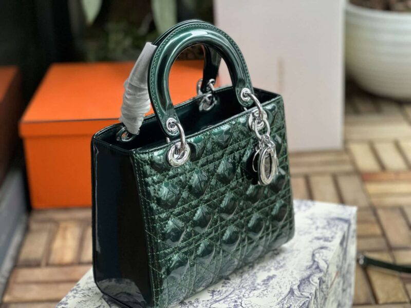 TÚI XÁCH DIOR LADY NGUYÊN BẢN MEDIUM SIZE 24 DA BÓNG TAG BẠC