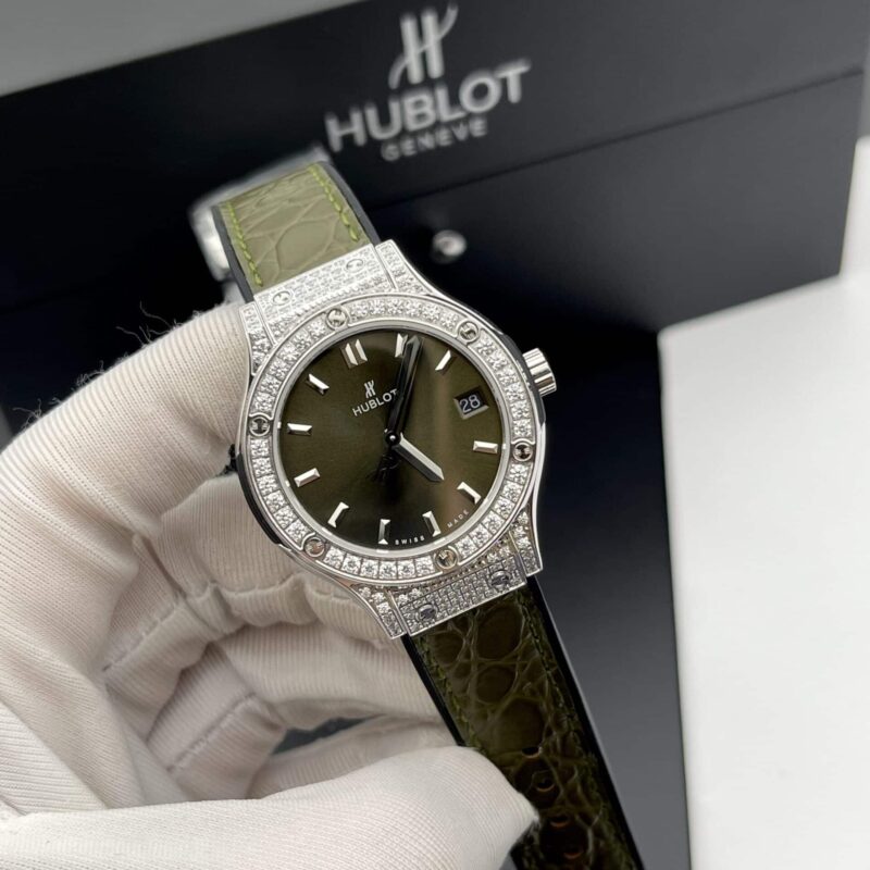 ĐỒNG HỒ HUBLOT CLASSIC FUSION NỮ MÀU XANH RÊU ĐÍNH FULL ĐÁ 33MM