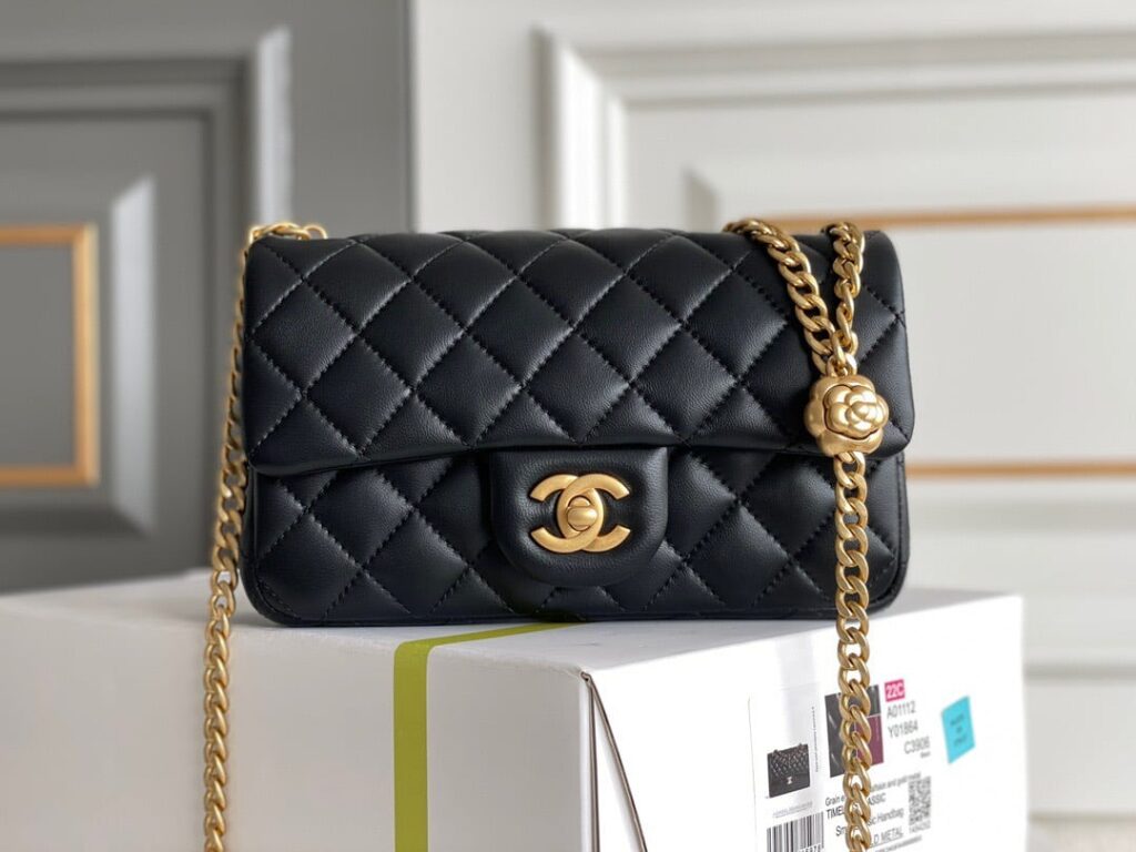 TÚI CHANEL CLASSIC MINI 8 BLACK CAVIAR FLAP BAG SIÊU CẤP