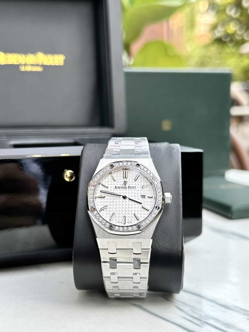 AUDEMARS PIGUET ROYAL OAK LADY WHITE DIAL DIAMOND BEZEL REPLICA 33MM