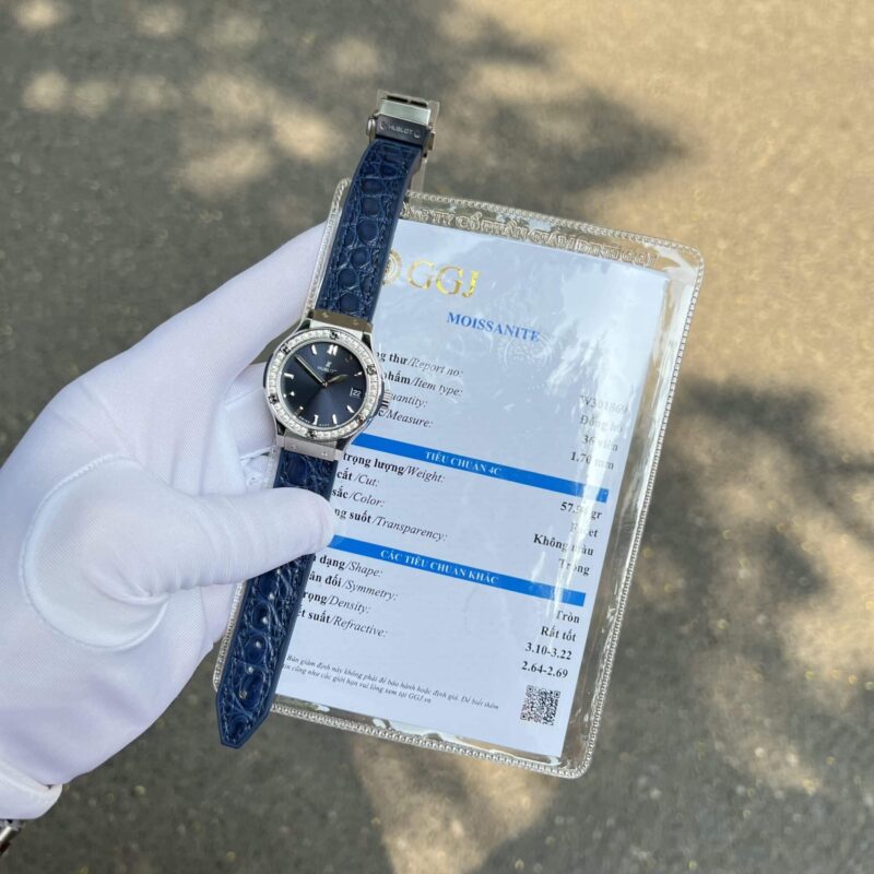 ĐỒNG HỒ HUBLOT CLASSIC FUSION MÀU XANH NAVY VIỀN MOISSANITE MÁY PIN
