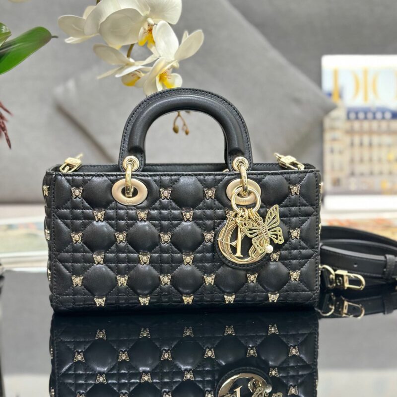 TÚI MEDIUM LADY D-JOY BAG BLACK CANNAGE LAMBSKIN WITH GOLD-FINISH BUTTERFLY STUDS SIÊU CẤP