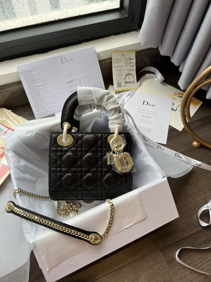 TÚI LADY DIOR MINI SIZE SIÊU CẤP MÀU ĐEN KHÓA VÀNG SIÊU CẤP