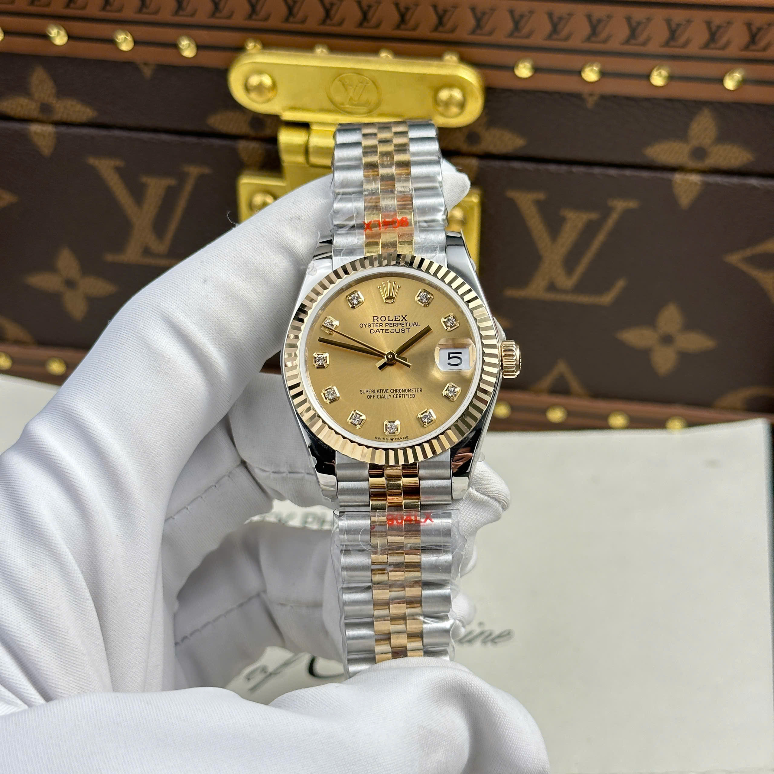 Rolex Datejust 31 reference 278273, Oystersteel and Yellow gold 10k, Diamond-set dial and Jubilee bracelet, 31mm Replica